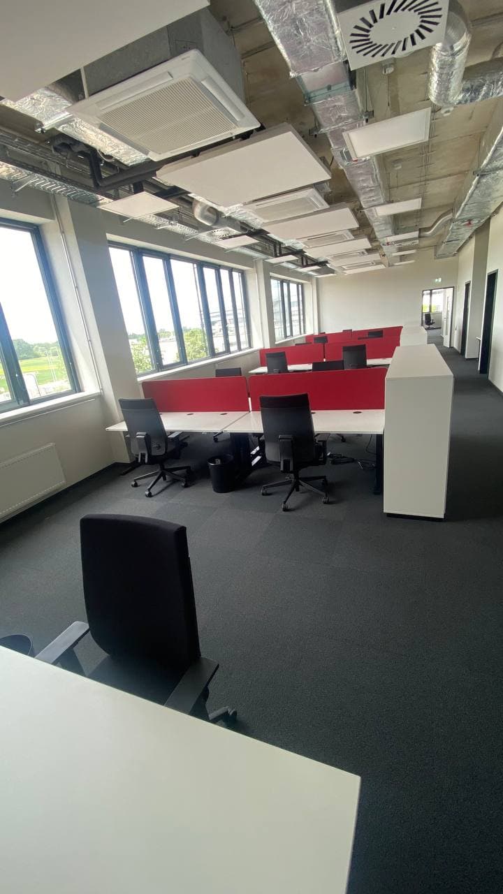 Möbelmontage Lehrkraft Akademie, Büromöblierung von über 250 Arbeitsplätzen durch Si Transporte und Montage GmbH (Foto 1 von 4)
